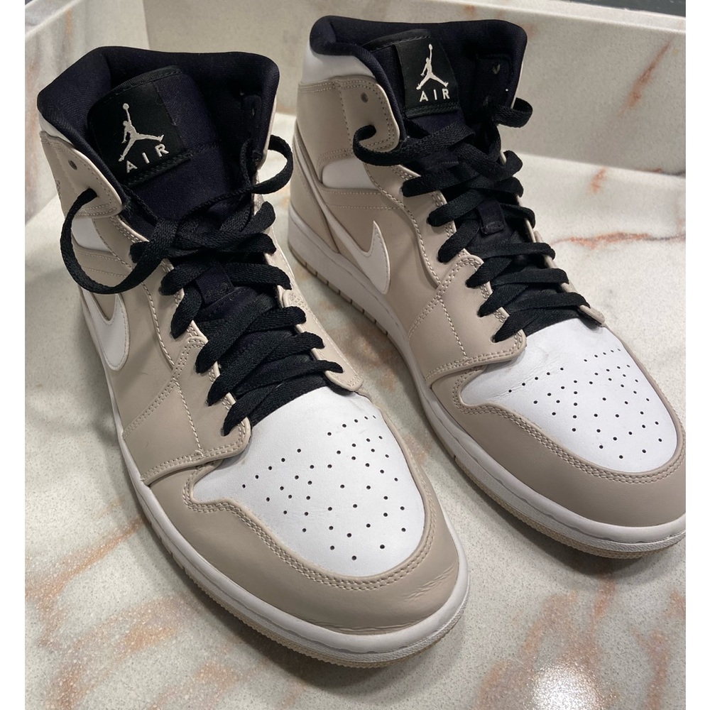 Air Jordan 1 mid desert sand, mens size 11.5- excellent condition.